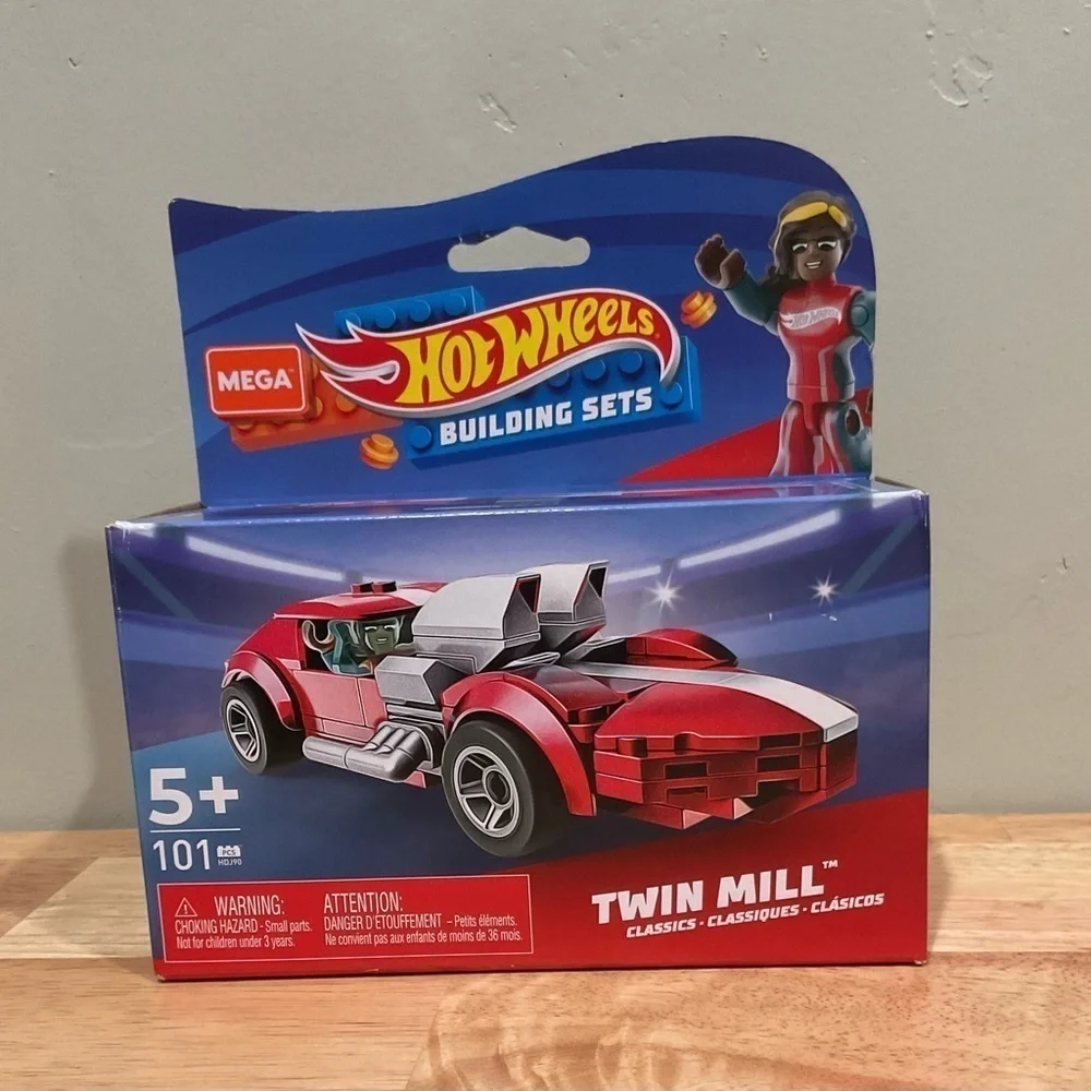 Hot Wheels Mega Twin Mill Vehicle Building Set - 101 pieces. Brand new. Unopened